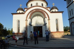 Вечерње богослужење и предаја кумства цркве са сечењем славског колача, Липар 28.08.2016. год.